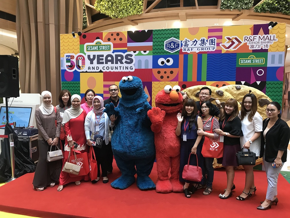 50 Years of Sesame Street Celebrated at R&F Mall