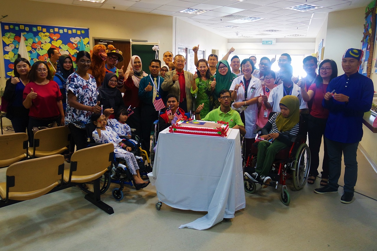 Rm70k Worth Of Equipment Donated For Hsi S Rehab Department The Iskandarian